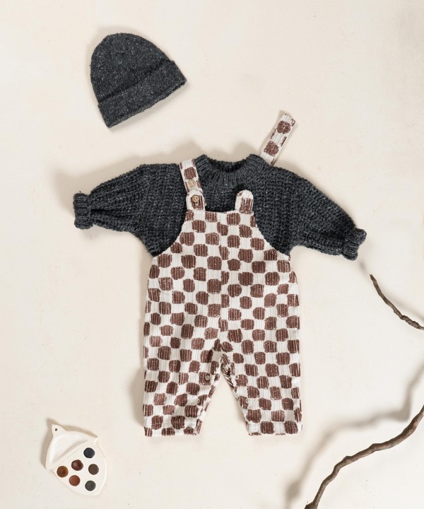 Knit sweater with recycled fibers