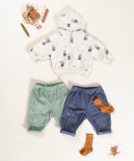 Pantaln de pana confeccionado con una mezcla de fibras naturales y recicladas