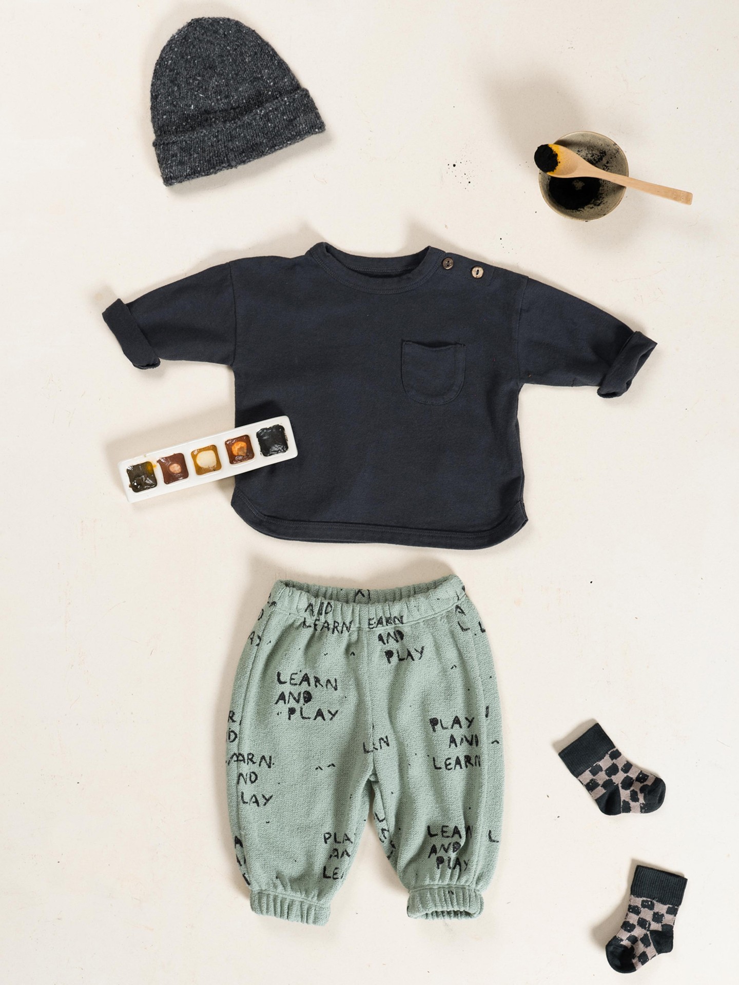 Calça de malha com algodão regenerativo e algodão reciclado