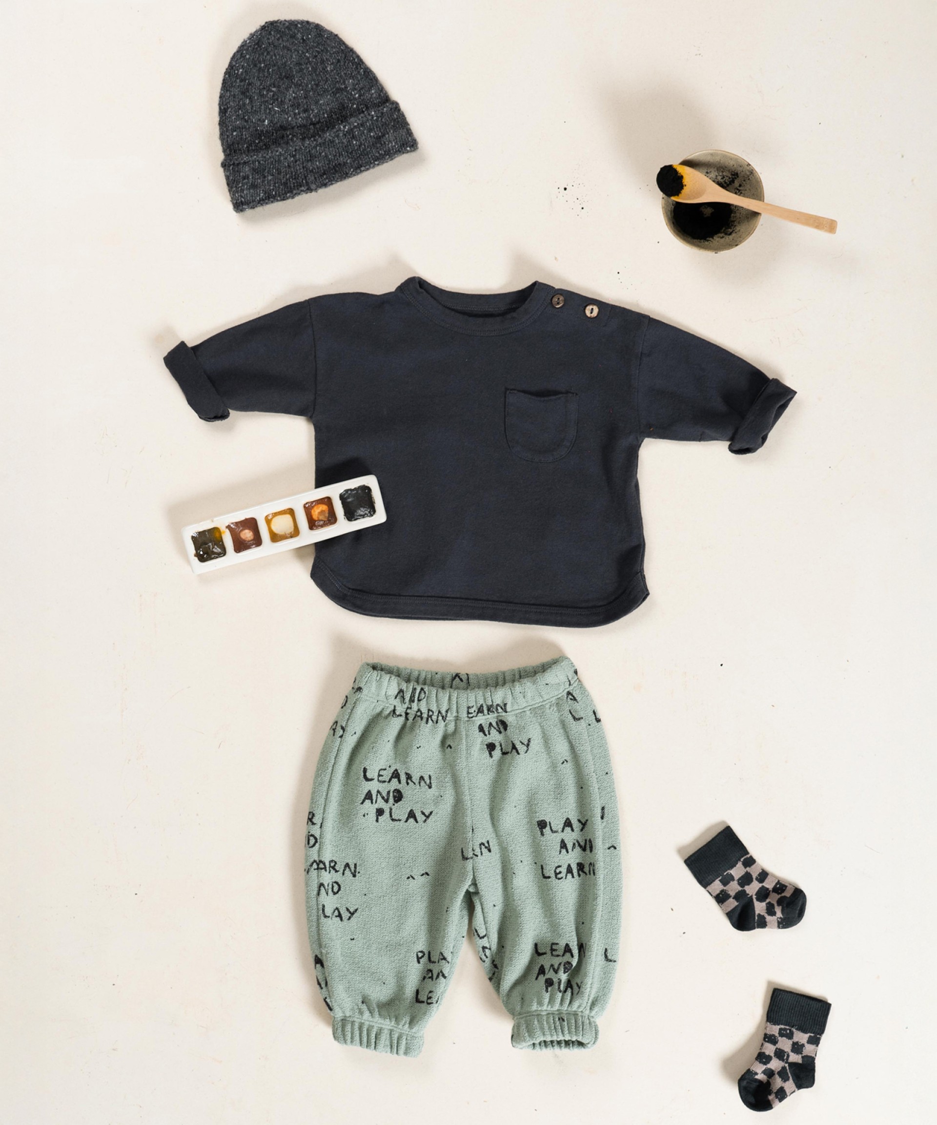 Pantalones de punto con estampado de frases