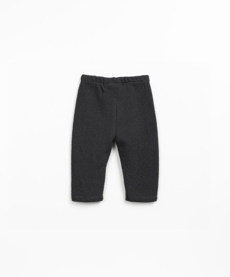 Leggings with a blend of natural and recycled fibers