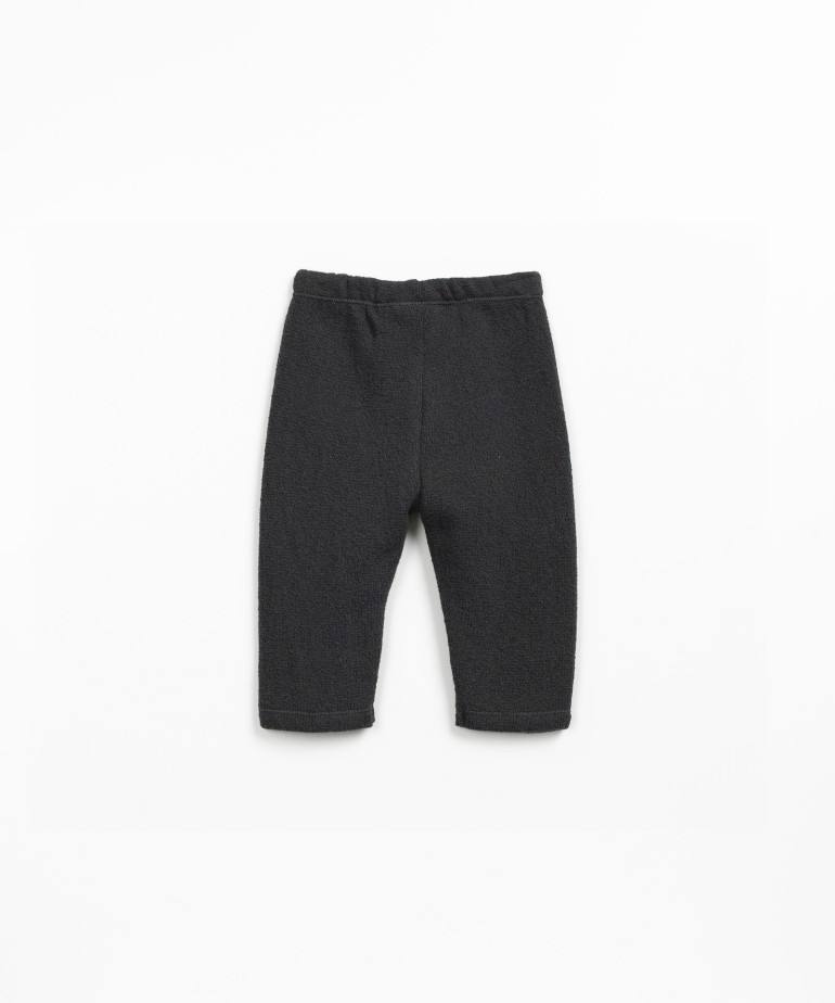 Leggings with a blend of natural and recycled fibers