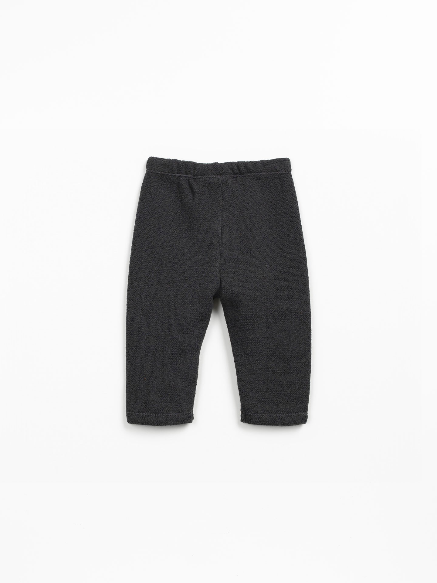 Leggings with a blend of natural and recycled fibers