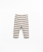 Leggings with decorative coconut button |