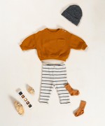 Leggings with decorative coconut button |