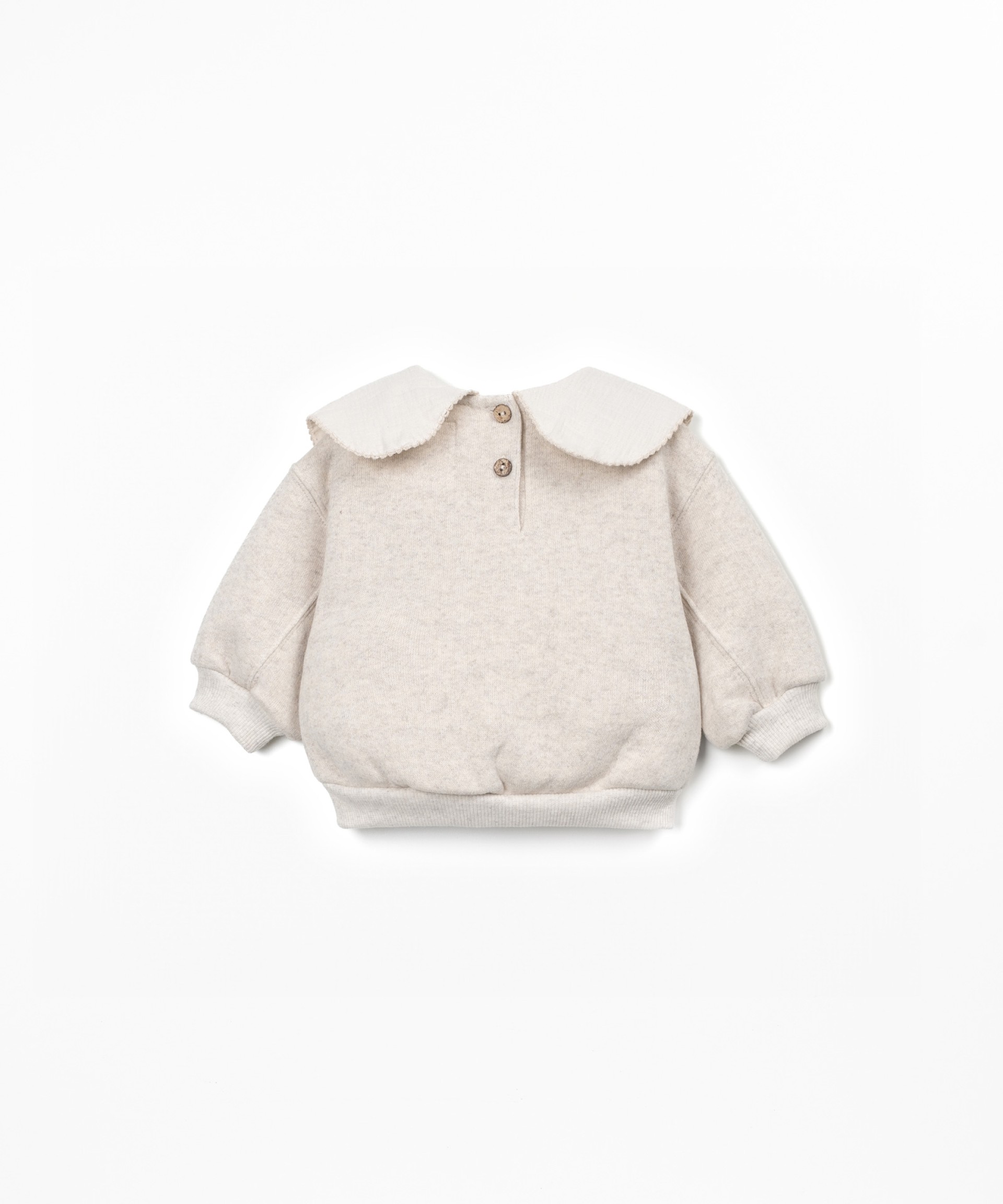 Knit sweater with collar