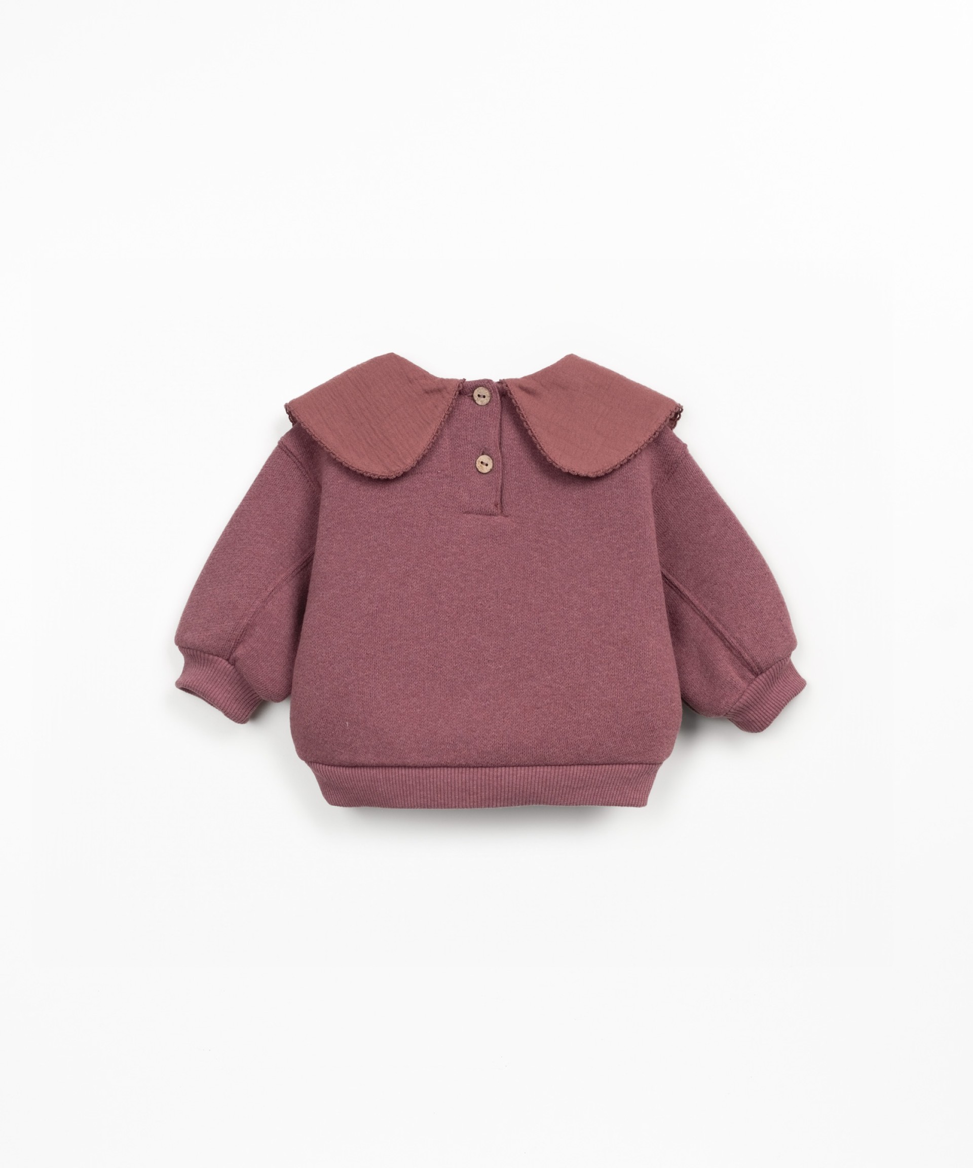 Knitted sweater with collar