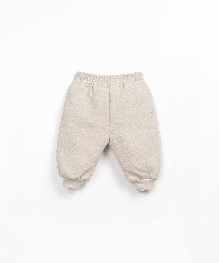 Pantalones de punto con mezcla de fibras naturales y recicladas