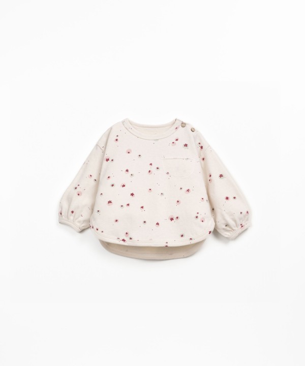 T-shirt with chest pocket