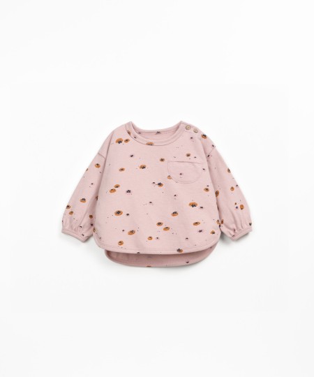 T-shirt with chest pocket