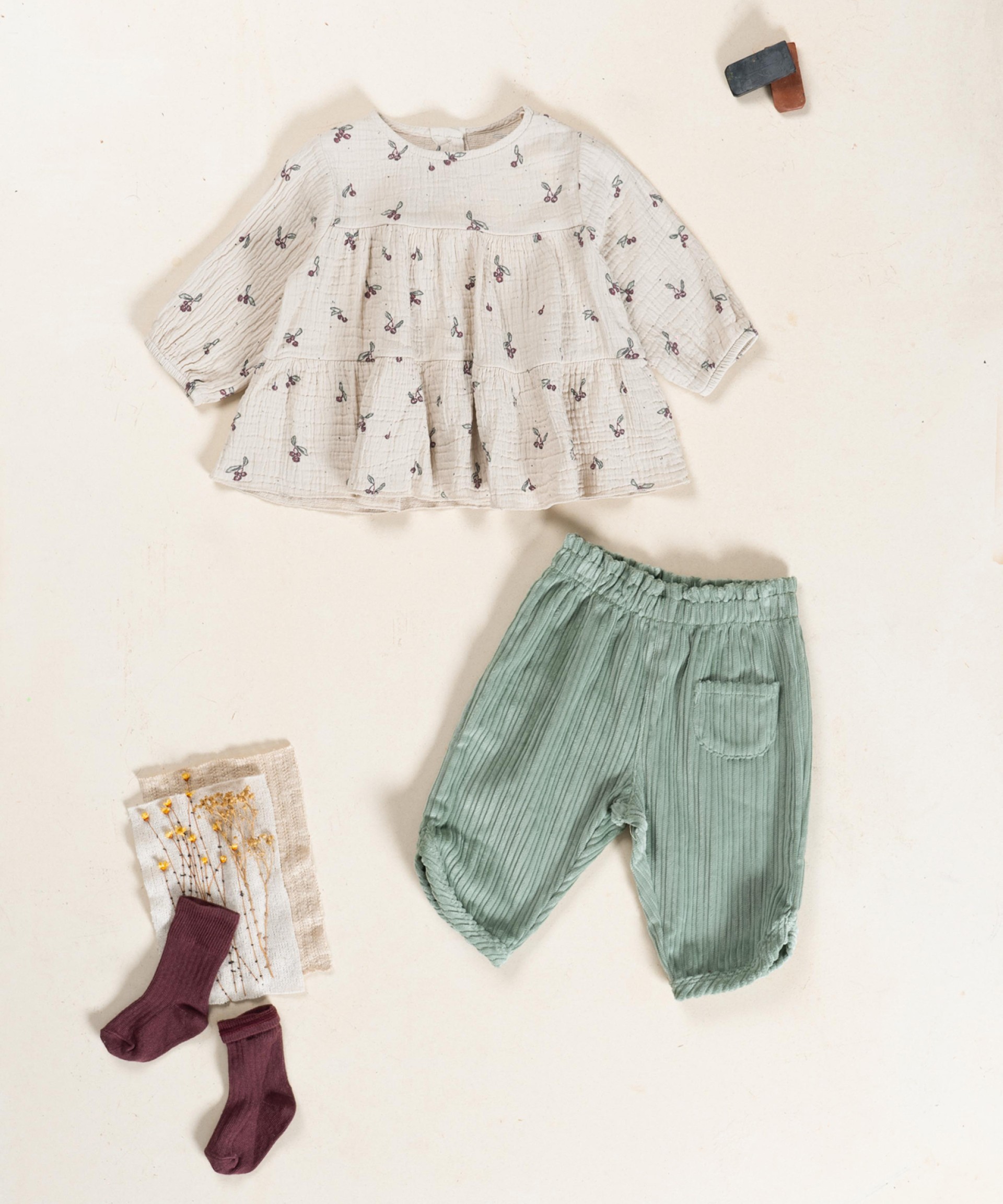 Fabric tunic with strawberry tree print