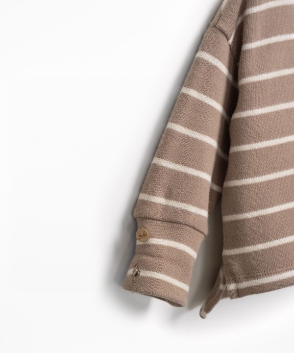 Pull � rayures en maille avec ouverture � l'�paule