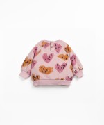 Sweatshirt with heart print