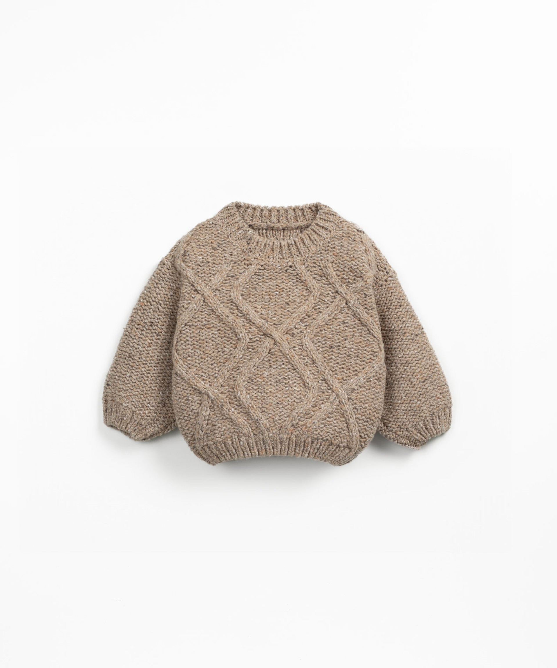 Knit sweater made from a blend of recycled wool, wool and viscose