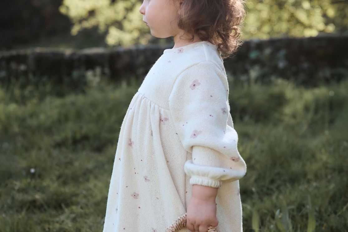 Vestido de punto con mezcla de fibras naturales y recicladas