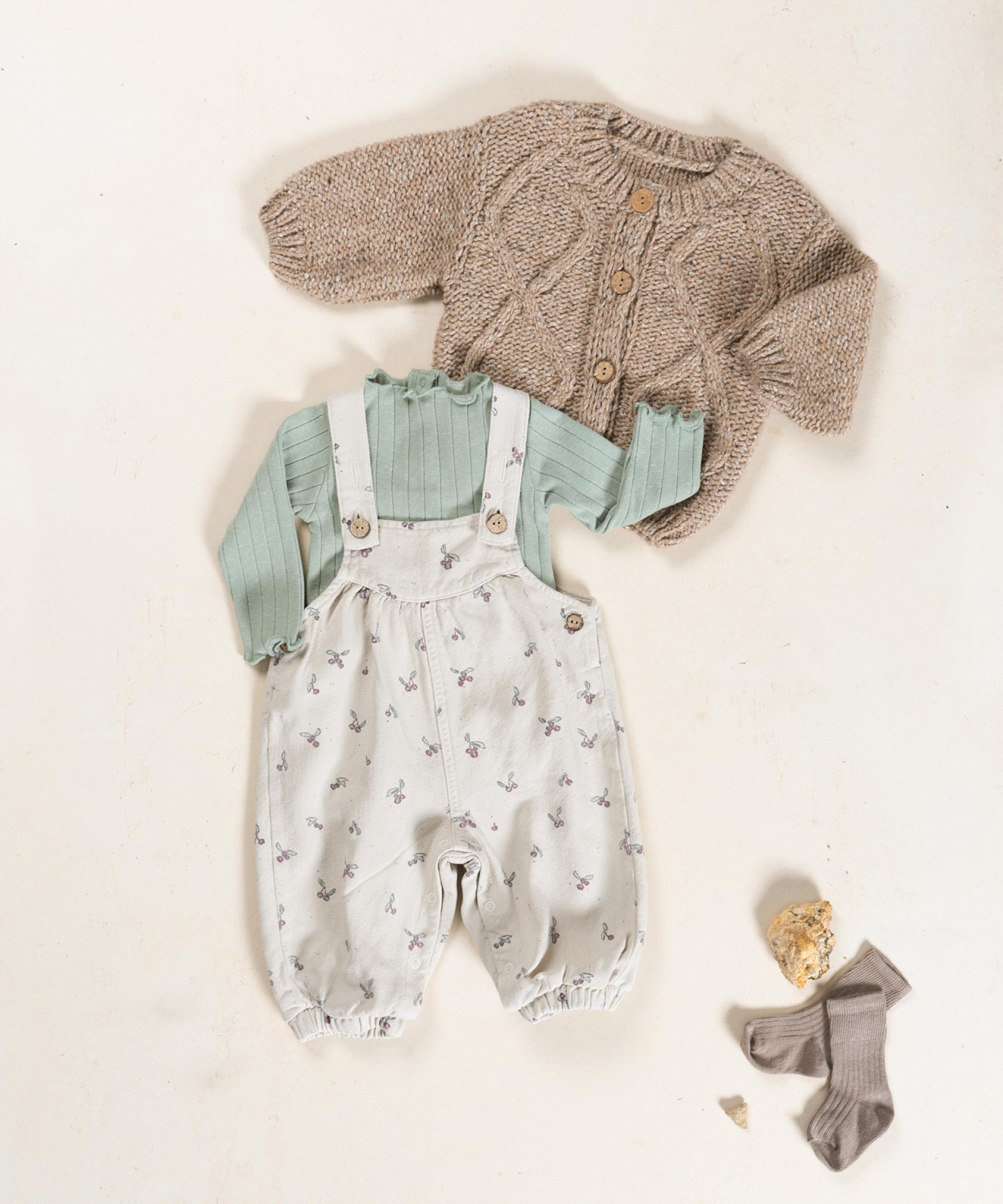 Twill jumpsuit with strawberry tree print