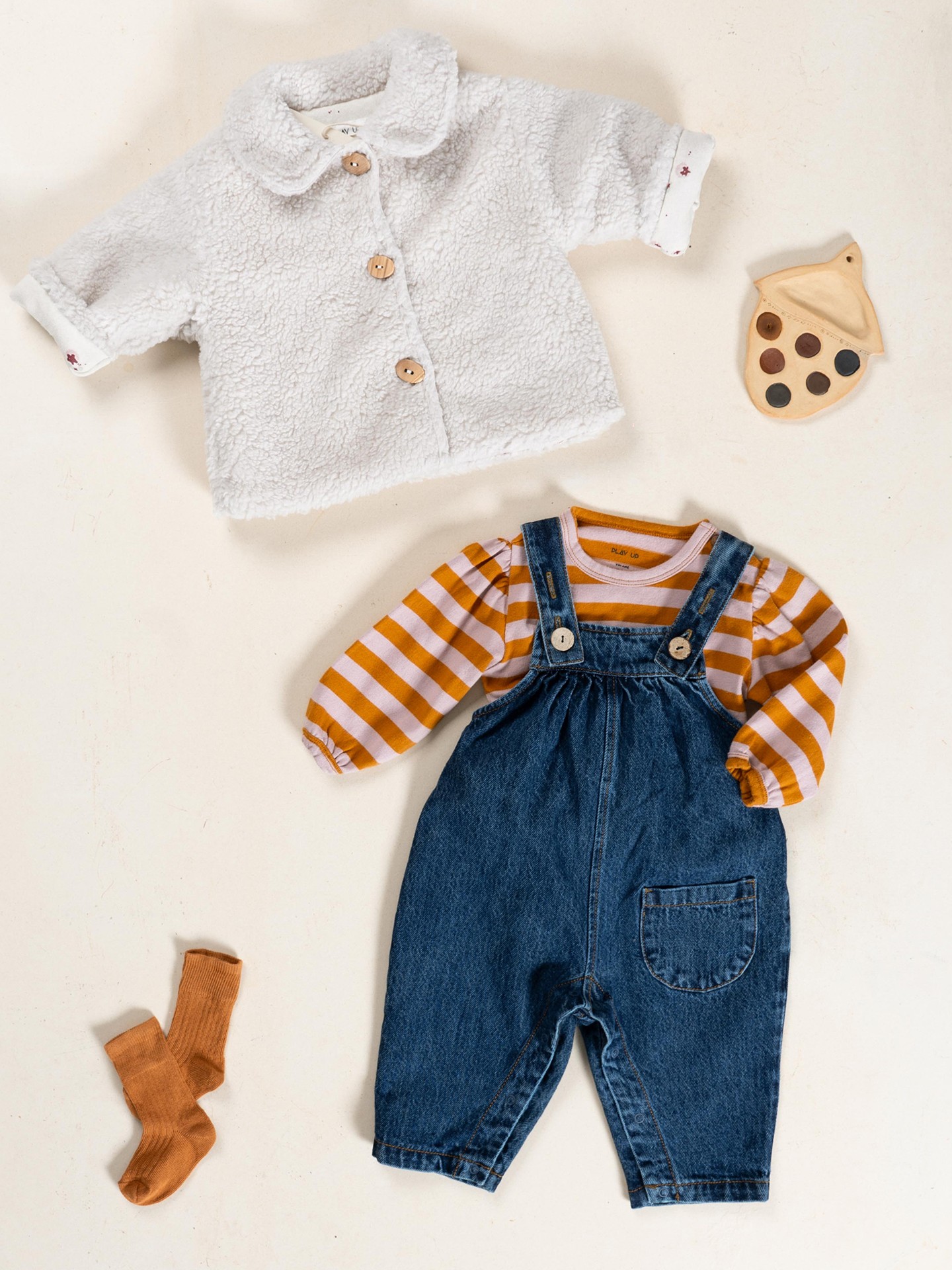 Macacão de ganga com botões de coco