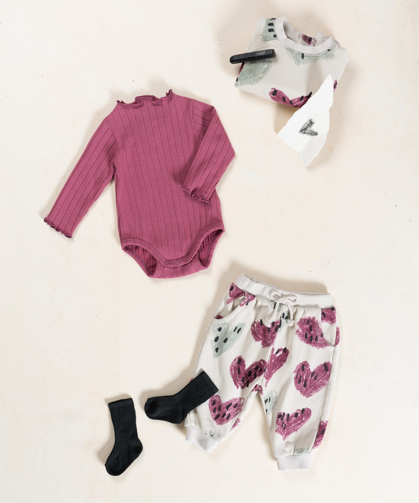 Fleece trousers with heart print