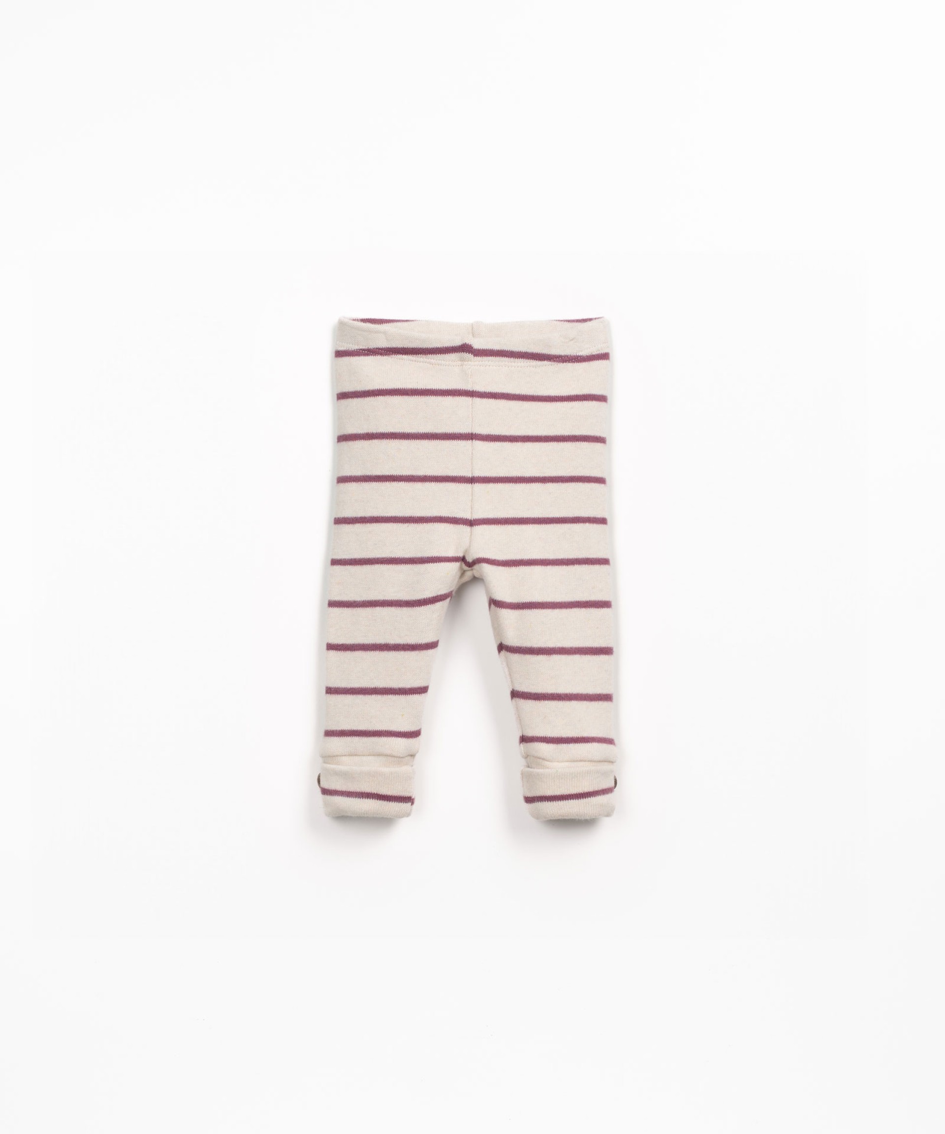 Leggings with a blend of natural fibers and recycled fibers