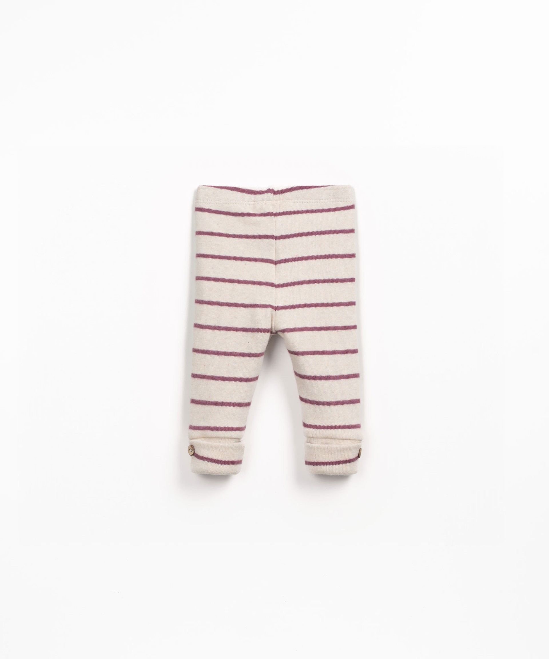 Leggings with a blend of natural fibers and recycled fibers