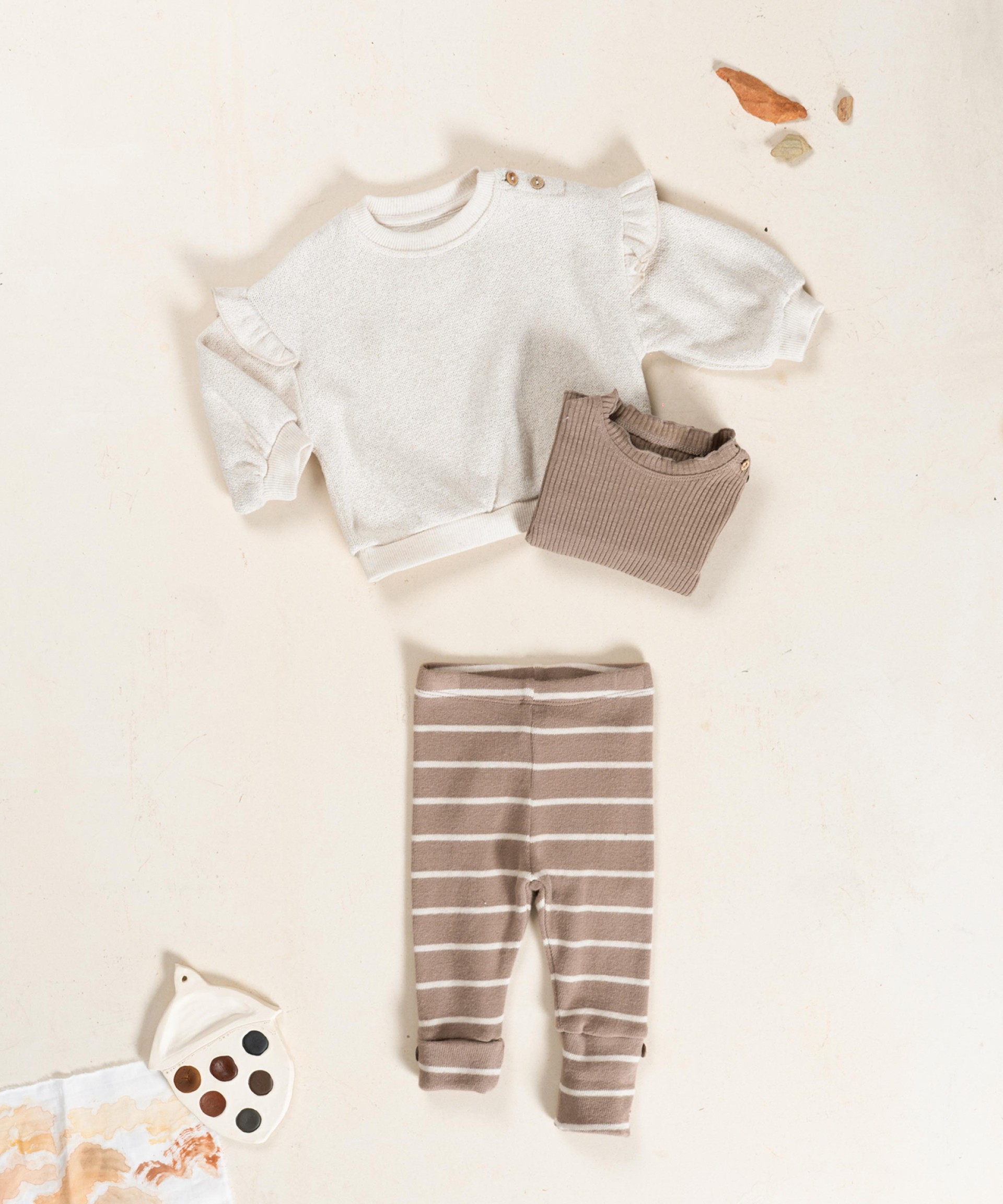 Leggings made with a mix of natural fibers and recycled fibers