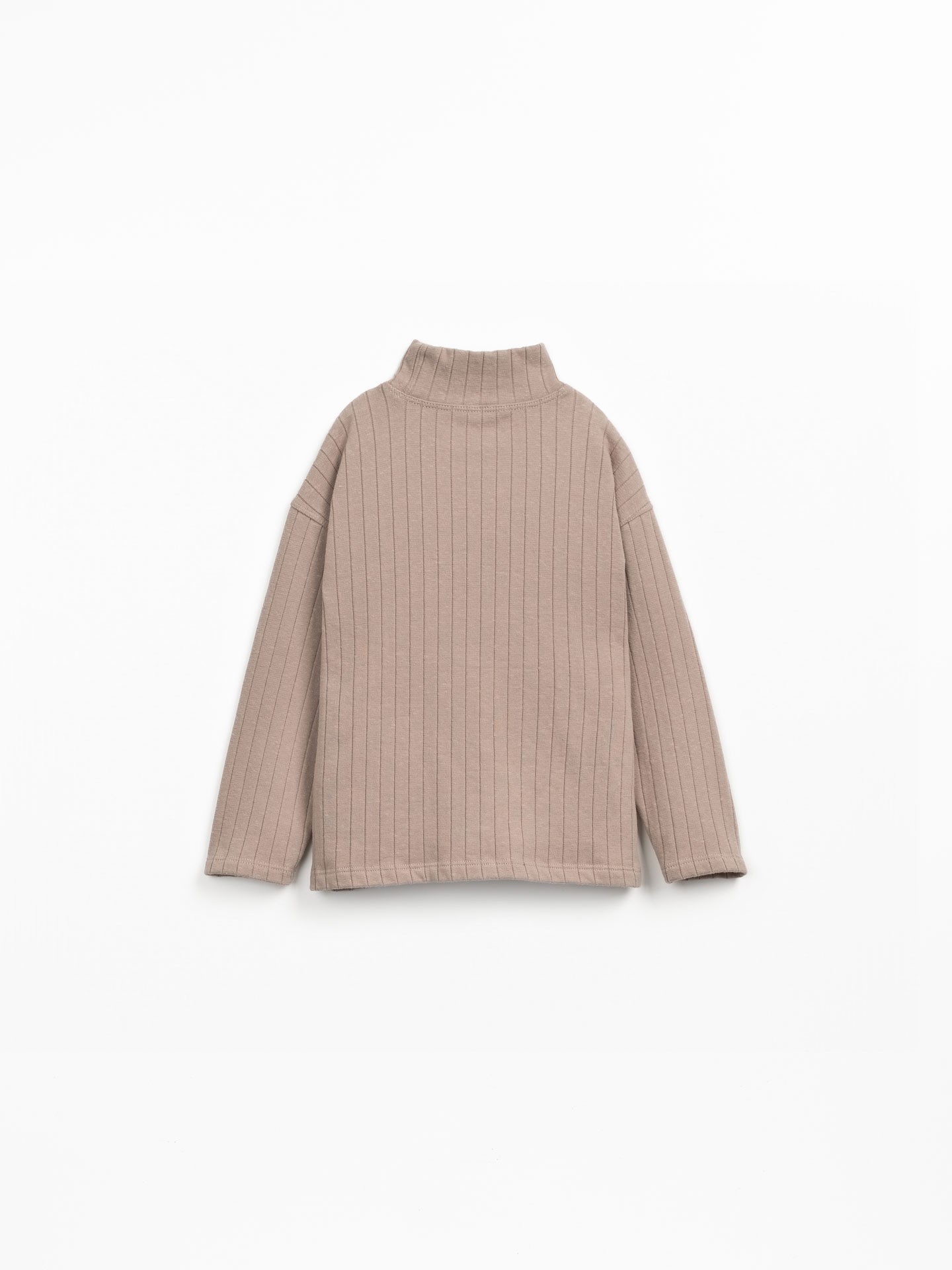 Camiseta de punto canalé con mezcla de fibras naturales y recicladas