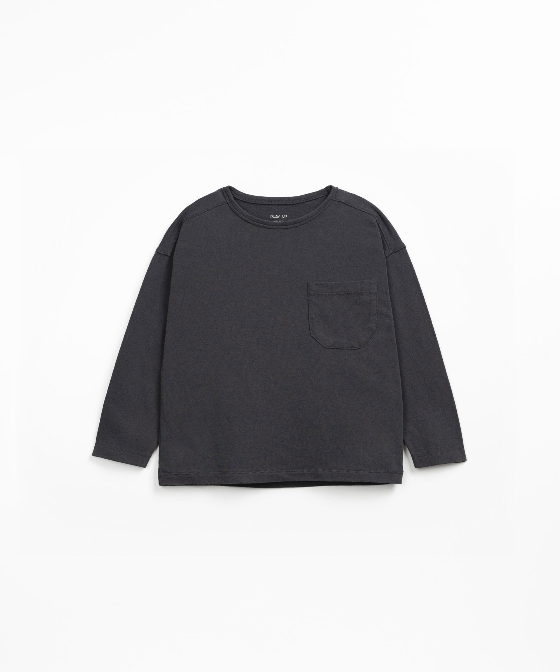 T-shirt with chest pocket