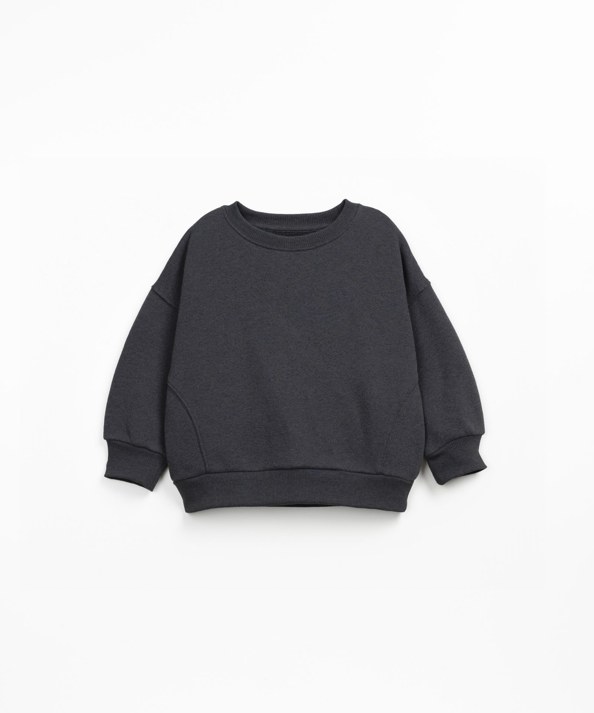 Sweatshirt with recycled fibers