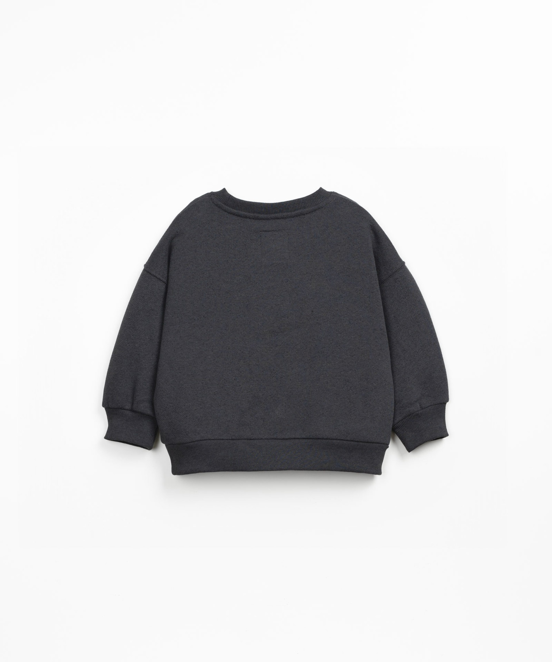 Sweatshirt with recycled fibers