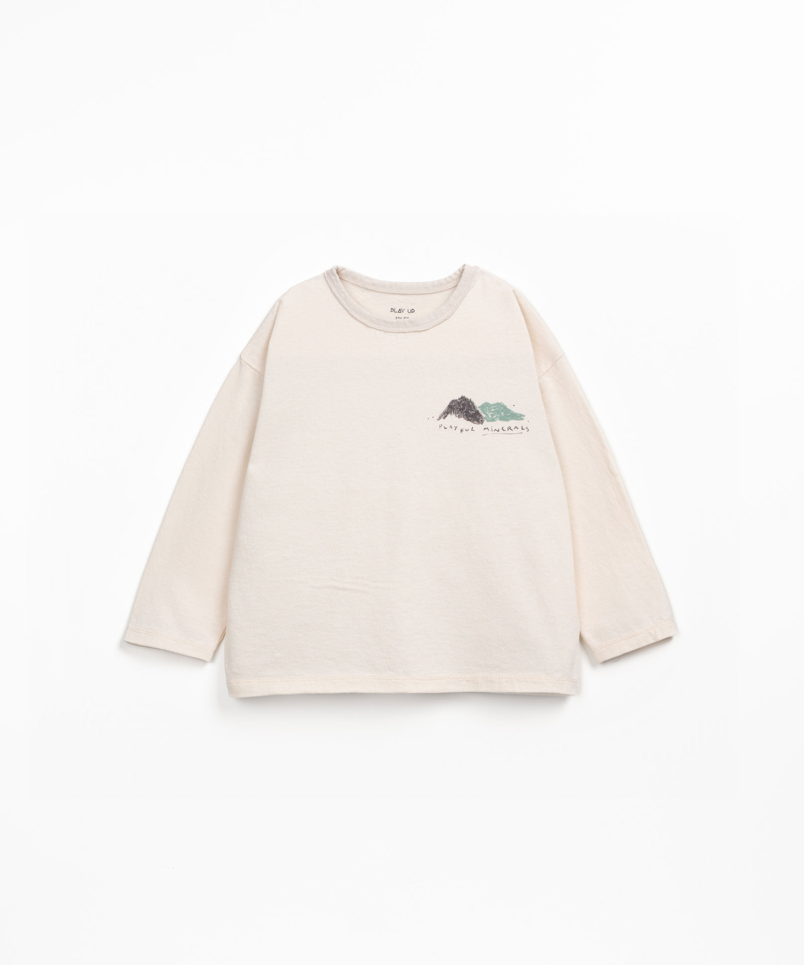 Camiseta de algodón orgánico y algodón reciclado con dibujo en el pecho