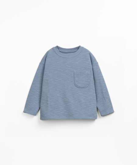 T-shirt with chest pockets