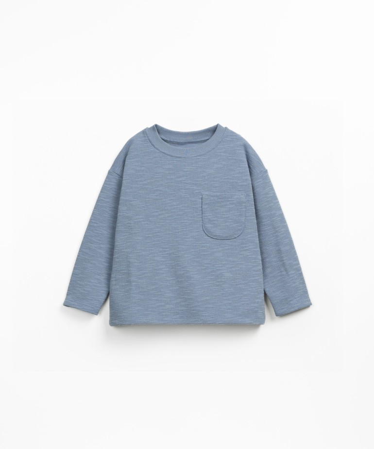T-shirt with chest pockets
