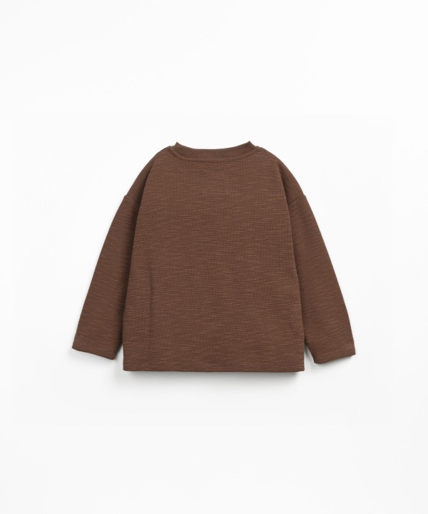 T-shirt with chest pockets