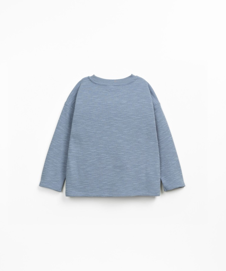 T-shirt with chest pockets