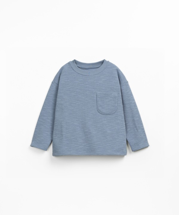 T-shirt with chest pockets