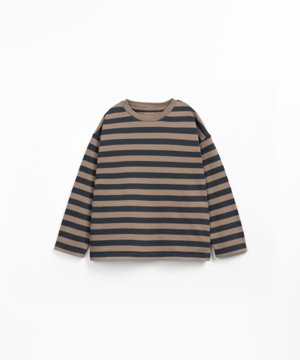 Long-sleeved striped T-shirt