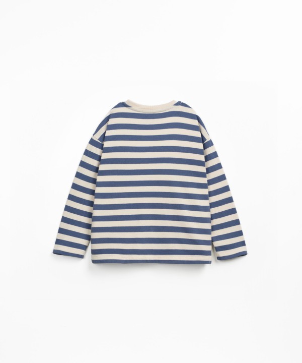 Long-sleeved striped T-shirt