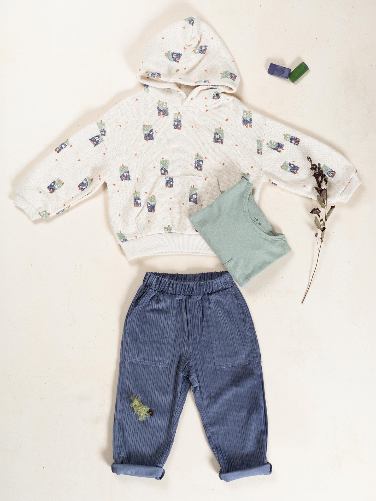 Felpa con cappuccio e interno garzato