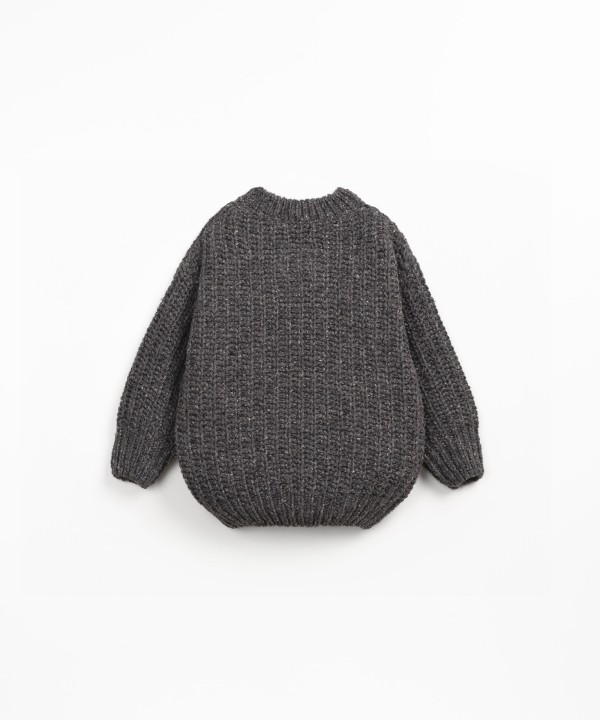 Knitted jumper made with a blend of recycled wool, wool and viscose