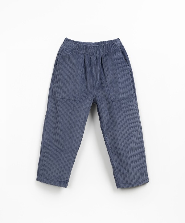 Corduroy trousers with pockets