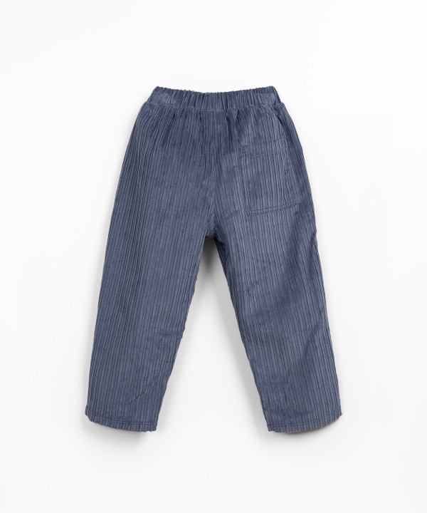 Corduroy trousers with pockets