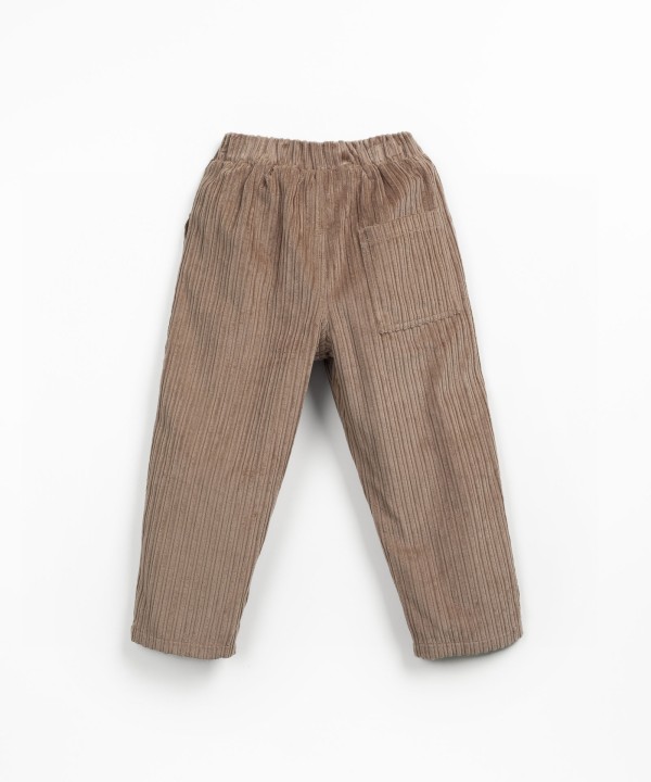 Corduroy trousers with pockets