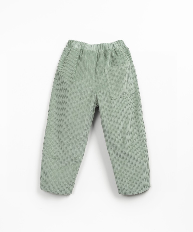 Corduroy trousers with pockets