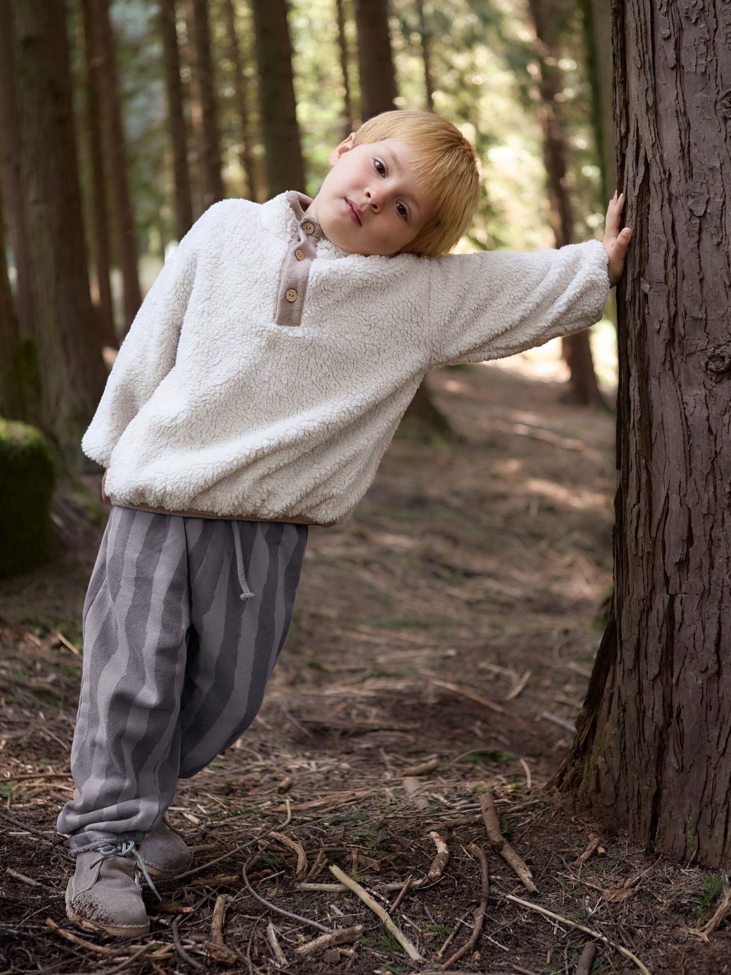 Calça em mistura de fibras naturais com estampado
