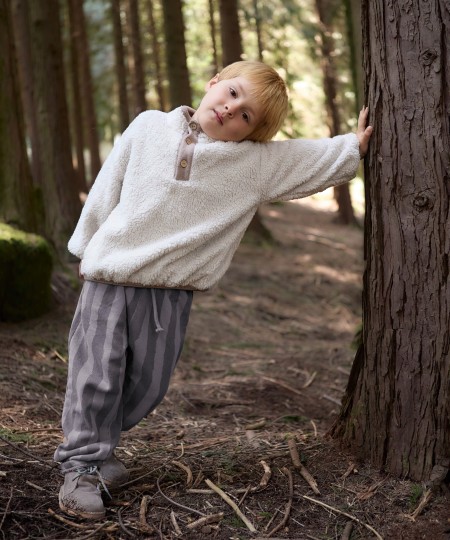 Trousers in natural fiber blend with print