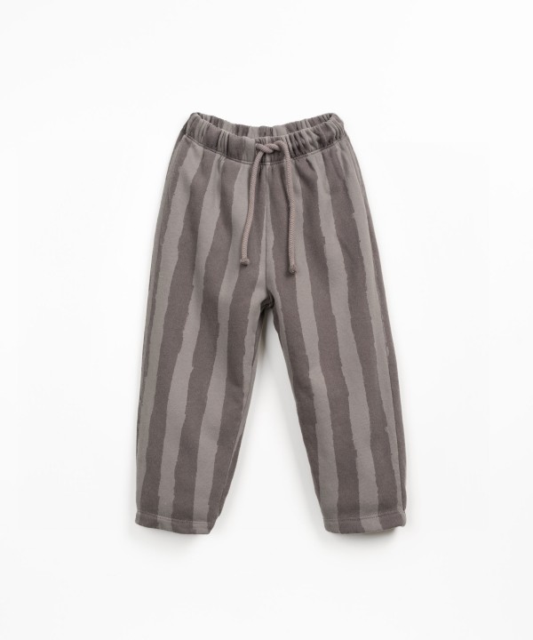 Trousers in natural fiber blend with print