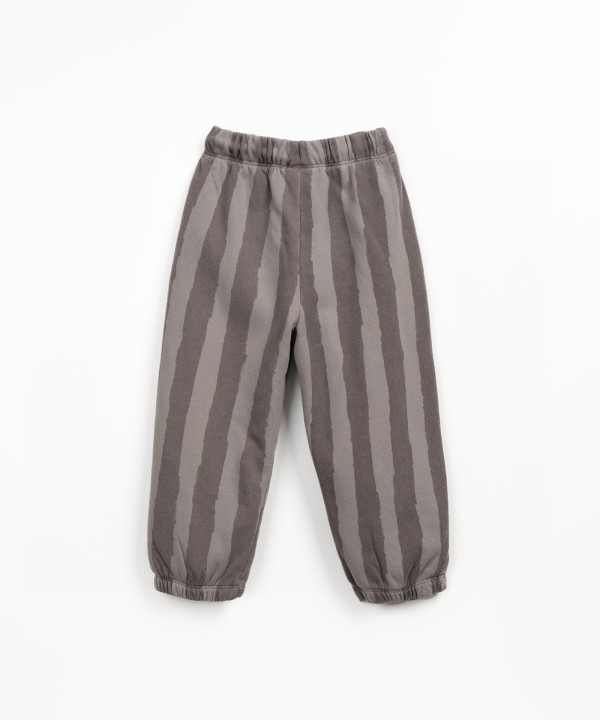 Trousers in natural fiber blend with print