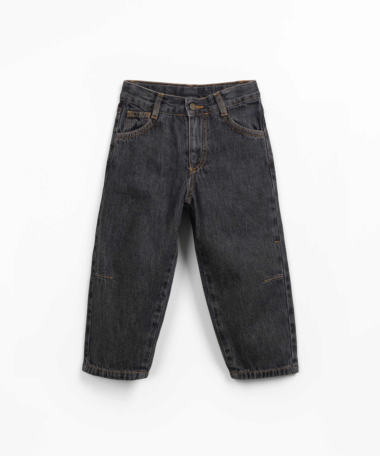 Jeans with adjustable belt