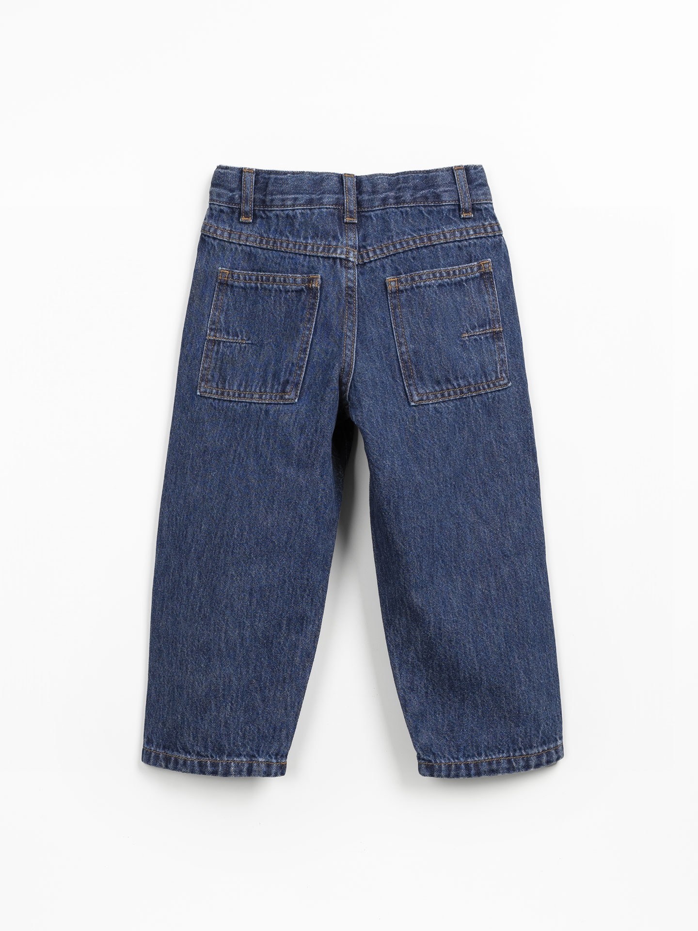 Calça de ganga com cinto ajustável