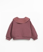 Knitted sweater with collar